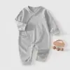 Mameluco de manga larga para primavera y verano con cierre diagonal para bebés e infantes, ropa de bebé estilo mariposa, mameluco unisex para bebé, traje para gatear