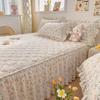 Falda de cama antideslizante estilo princesa coreana, colcha de una pieza de algodón, conjunto de tres piezas, 2024