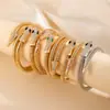 Pulseira Retrô Europeia e Americana Transfronteiriça Novo Estilo, Exagerada, Fashion e Simples em Forma de Cobra Enrolada Cravejada de Strass para Mulheres