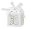 Caja de dulces de flores de ventana hueca de exportación transfronteriza para fiesta de boda Caja de dulces de regalo de chocolate Cruz Blanca en stock
