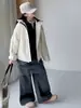 Conjunto de invierno para niña de algodón a cuadros beige con capucha y falda de malla, pantalón de chándal forrado de felpa y pantalón ancho grueso