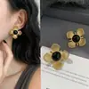 Pendientes de Botón Huecos con Flor de Industria Pesada Exquisitos Retro de Lujo Ligero Moda Femenina Nicho Diseño de Alta Gama Pendientes Nuevos Accesorios