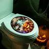 Xinuo PH-QTB879 Corona de Halloween con luces de colores, adhesivo de inodoro con diseño de fantasma y calabaza para embellecimiento y decoración del baño