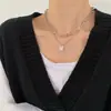 Cadena de collar con colgante de oso alfabético japonés y coreano para otoño/invierno, cadena hip-hop de estilo ins de moda para suéteres, accesorio decorativo para hombres y mujeres