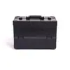 Suministrado directamente por el fabricante, el estuche de maquillaje de aleación de aluminio tiene una capacidad súper grande y es una caja de herramientas portátil para maquilladores profesionales, arte de uñas y tatuajes.