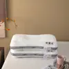 Almohada Cómoda de Punto con Dibujo de Oso para Padres e Hijos, Relleno de Almohada, Soporte Cervical Moldeado, Ropa de Cama para el Hogar, Lavable a Máquina, Venta al por Mayor