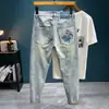 Jeans Rotos Nuevos de Verano para Hombre, Marca de Moda, Estilo Chino, Bordado Personalizado, Ajuste Delgado Elástico, Pantalones Casuales Versátiles