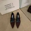Sapatos Mary Jane Suede Suave Estilo Francês Retrô, Novo Modelo Outono 2026, Sapatos Femininos Elegantes Versáteis Bico Fino Inspirados em Chanel