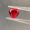 Fábrica de Wuzhou Gema Cultivada Rubí Sangre de Paloma Forma de Corazón Método de Elevación Piedra Suelta Venta al por Mayor Piedra para Anillo