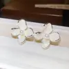 Brincos de Pérola com Flor de Gotejamento de Óleo de Agulha de Prata, Brincos Doces Frescos e da Moda de Verão, Acessórios de Brincos de Nicho de Alta Qualidade
