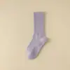 Meias de yoga de cor sólida, meias femininas de cano médio, adequadas para primavera e verão, para fitness, dança, Pilates, meias esportivas antiderrapantes profissionais, meias para casa femininas