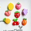 Accesorios de Resina de Frutas Pequeñas Simuladas Cereza Fresa Accesorios para Manualidades Pegamento de Crema Funda de Teléfono Pasador Materiales para Joyería Accesorios