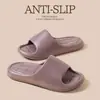 Zapatillas de Casa de Estilo Nuevo con Sensación de Caminar sobre las Nubes para Mujer, Adecuadas para Uso Exterior en Verano, Suela Suave, Antideslizantes, para Uso en el Baño del Hogar, Sandalias de Eva de Suela Gruesa para Hombre