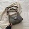 Bolsas de Diseño de Nicho de Alta Gama para Mujer 2025 Invierno Nuevas Bolsas para Mujer Bolsos de Hombro de Celebridad de Internet Bolsos de Axila Bolsos Cuadrados Pequeños