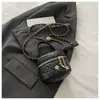 2026 Nova Moda Texturizada Chique Luxo Leve Grande Capacidade Acolchoada Feminina Cor Sólida Corrente Bolsa de Mão Transversal Pequena Quadrada