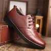 Zapatos de cuero para hombre transpirables estilo coreano Negocios Zapatos británicos para hombre punta redonda suela blanda comercio exterior zapatos casuales zapatos de trabajo entrega en una sola pieza