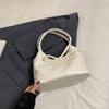 Bolso Rojo de Alta Gama de Moda de Nicho para Mujer 2026 Nuevo Bolso Versátil de Hombro o Axila Bolso de Mano Pequeño Exquisito