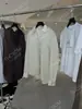 [Recomendación Destacada] Yuran 26 Nuevo Modelo de Principios de Otoño Camisa Holgada de Manga Larga Rayada Teñida en Hilo de Mezcla de Modal y Tencel