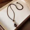 Colar Redondo Oco de Cordão de Couro, Corrente de Clavícula Estilo Medieval Retrô Artístico, Colar de Luxo Leve de Alta Qualidade com Design Único