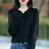 Cardigã de Lã Tricotado com Gola Redonda, Botões Coloridos e Design Irregular, Novo para Primavera/Verão 2026, Jaqueta Top Feminina