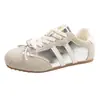 Zapatillas de entrenamiento alemanas retro de cuero suave con suela plana para mujer, nuevo modelo primavera 2026, plantilla suave, zapatillas estilo Forrest Gump con lazo, zapatillas deportivas