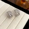 Brincos de Céu Estrelado com Design de Nicho Transfronteiriço, Brincos de Luxo Leve com Zircônia Incrustada Retro para Mulheres, Brincos Texturizados da Moda de Alta Qualidade para Mulheres