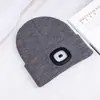 Sombrero LED Iluminado para Deportes al Aire Libre Botón Electrónico de Luz Sombrero de Punto Pesca Adulto Sombrero de Luz Ciclismo Nocturno Sombrero de Luz