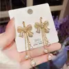 Pendientes de perla modernos y dulces, de lujo ligero con un toque de alta gama, pendientes de botón simples y exquisitos con pasadores de plata 925, pendientes de moda y con estilo para mujer