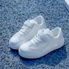 Zapatos Deportivos Casuales para Niños 2026 Verano Nuevos para Niños Antideslizantes Resistentes al Desgaste Zapatos para Correr Moda para Niñas Versátiles Zapatos de Tabla