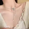 Varias Formas de Llevar ~ Cadena para Clavícula con Borla de Mariposa para Mujer Estilo Cool de Instagram Accesorios de Alta Gama Collar Popular Elegante y Suave
