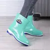 Zapatos de agua de corte medio, estilos de caña alta y baja con suela gruesa, botas de lluvia con suela gruesa, zapatos moldeados por inyección, para mujer, para todas las estaciones, con forro de polar