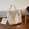 2026 Nova Bolsa Tote de Lona com Bolinhas Simples Casual Estilo Coreano Nicho Grande Capacidade Sensação de Luxo Bolsa Transversal