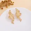 ¡WowPendientes de Estilo Metálico Minimalista de Lujo con Diseño Retro Floral Europeo y Americano, Corazón Hueco y Perlas
