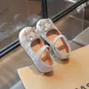 Sapatos de Princesa para Meninas 2026 Primavera e Outono Novos Sapatos Respiráveis para Bebês Meninas para Crianças Maiores com Solas Macias e Strass