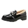 Mocasines forrados de felpa para mujer, nueva colección otoño/invierno 2026, cálidos y cómodos, planos retro de punta baja, zapatos de cuero negros de suela gruesa