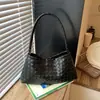 Bolsa Tote de Verão Nova Qualidade com Textura Tecida Grande Capacidade Moda Preguiçosa Francesa Bolsa de Ombro Bolsa de Axila Bolsa de Mão