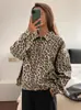Producto en stock transfronterizo exclusivo para Amazon Europeo y Americano: Nueva chaqueta vaquera casual holgada de manga larga para otoño/invierno con estampado de leopardo estilo americano