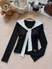 7019# Camiseta de Manga Larga Elegante y Única con Cuello Azul Marino Bordado de Lunares para Mujer Capa Interior Otoño/Invierno con Almohadillas para Sujetador Integradas Top Base