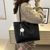 Bolso de mano de gran capacidad para mujer, nuevo bolso de hombro elegante y versátil de PU, ideal para el día a día, para el invierno de 2024.