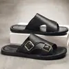 Chanclas de verano de moda para hombre, sandalias de cuero casual para deportes al aire libre de suela suave, resistentes al olor