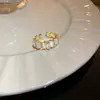Fresco e radiante! Anel de dedo indicador borboleta oval flor zircônia nicho alta qualidade joia de mão moda luxo leve para mulheres