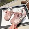 Zapatos de Entrenamiento Moral para Niñas 2025 Primavera y Otoño Nuevos Color Caramelo Zapatos para Niños Malla Transpirable Zapatos Casuales de Entrenamiento Moral para Bebé Niña para Hombres