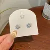 Pendientes de Botón de Copo de Nieve con Pedrería y Circonita Estilo Nuevo para Mujer Set de Aguja de Plata Exquisitos Personalidad de Nicho Lujo Ligero Sensación de Alta Gama Pendientes Venta al por Mayor