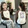 Camiseta Estilosa de Pelúcia com Manga Raglan Longa para Meninas Novo Estilo Outono/Inverno Camada Base para Meninas Pequenas Top com Gola Redonda para Crianças de Tamanho Médio e Grande