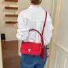 Bolso de Hombro Individual de Lujo Ligero de Gama Alta para Debajo del Brazo 2026 Nuevo Bolso Cruzado para el Trabajo de Mujer Bolso Baguette Retro Exquisito Súper Popular