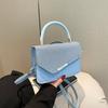 Design de Nicho Luxo Acessível Bolsa de Ombro Quadrada Pequena para Mulheres Moda Nova Outono e Inverno 2025 Bolsa de Ombro Versátil Bolsa Transversal Estilo Estrangeiro
