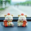 Nuevos Adornos Creativos de Gato de la Suerte para Coche, Decoraciones Artesanales para el Tablero Interior, Lindos Mini Souvenirs para Coche
