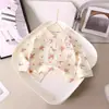 Camisa POLO de Manga Longa para Meninas Primavera e Outono Lazer Infantil Gola Lótus Algodão Puro Roupa Externa Base Decorativa Estéreo Bordada Atacado