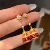 Collar con colgante de calabaza roja de esmalte vintage, accesorio para mujer, cadena para la clavícula, diseño de nicho de lujo ligero, joyería de cadena para el cuello de alta gama