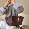 Bolso Tote Retro Versátil de Hombro para Otoño para Mujer 2025 Nueva Moda Alemana de Gama Alta para el Trabajo Bolso de Axila para el Viaje Diario